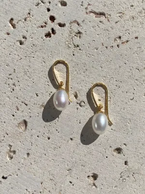 Allure Pearl Hooks Gold