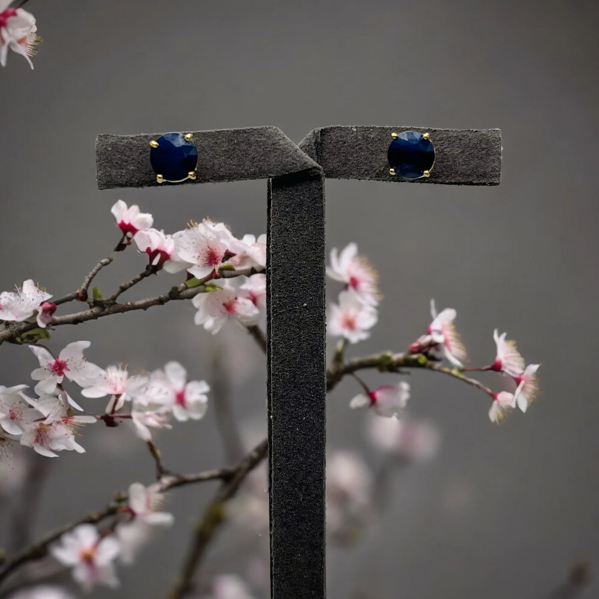 BLUE SAPPHIRE STUD EARRINGS