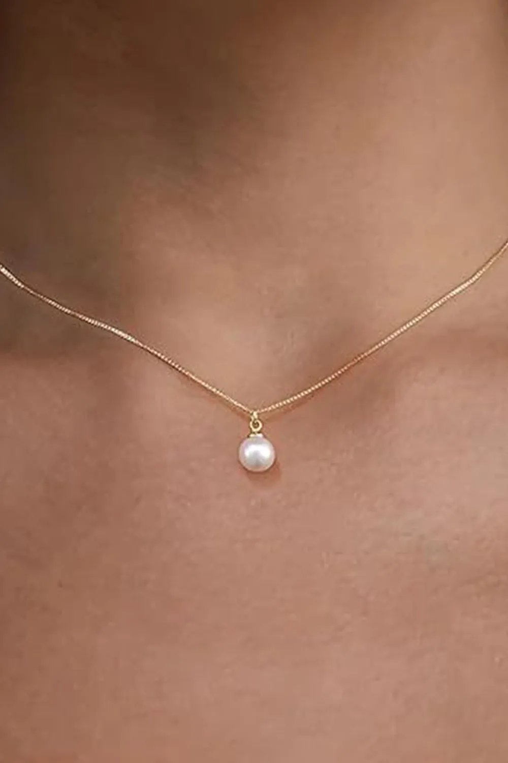 Gold Pearl Pendant Necklace