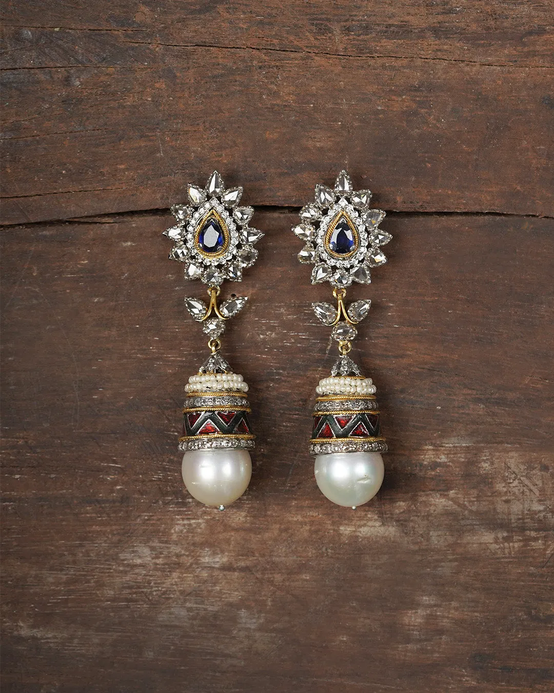 Naina Pearl Earrings