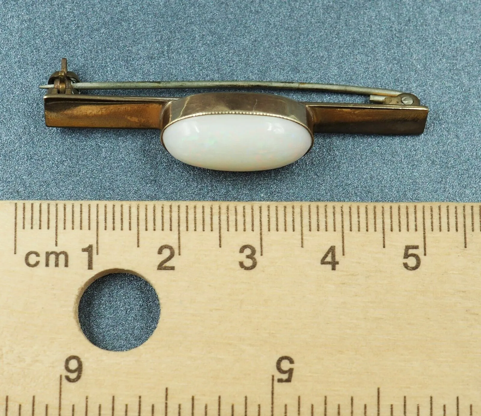 Opal 9ct Yellow Gold Bar Brooch