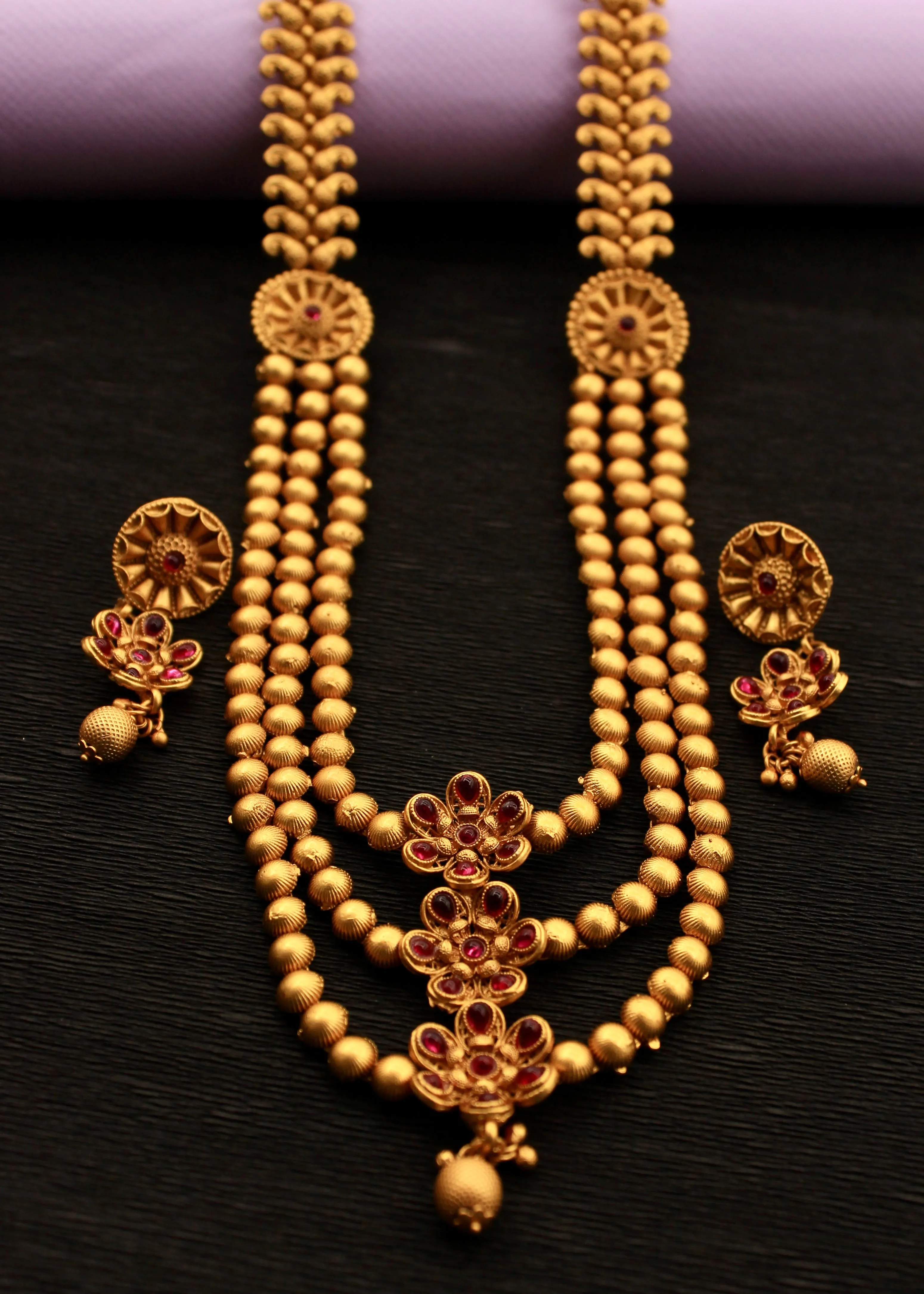 PRETTY FLOWERET PESHWAI NECKLACE