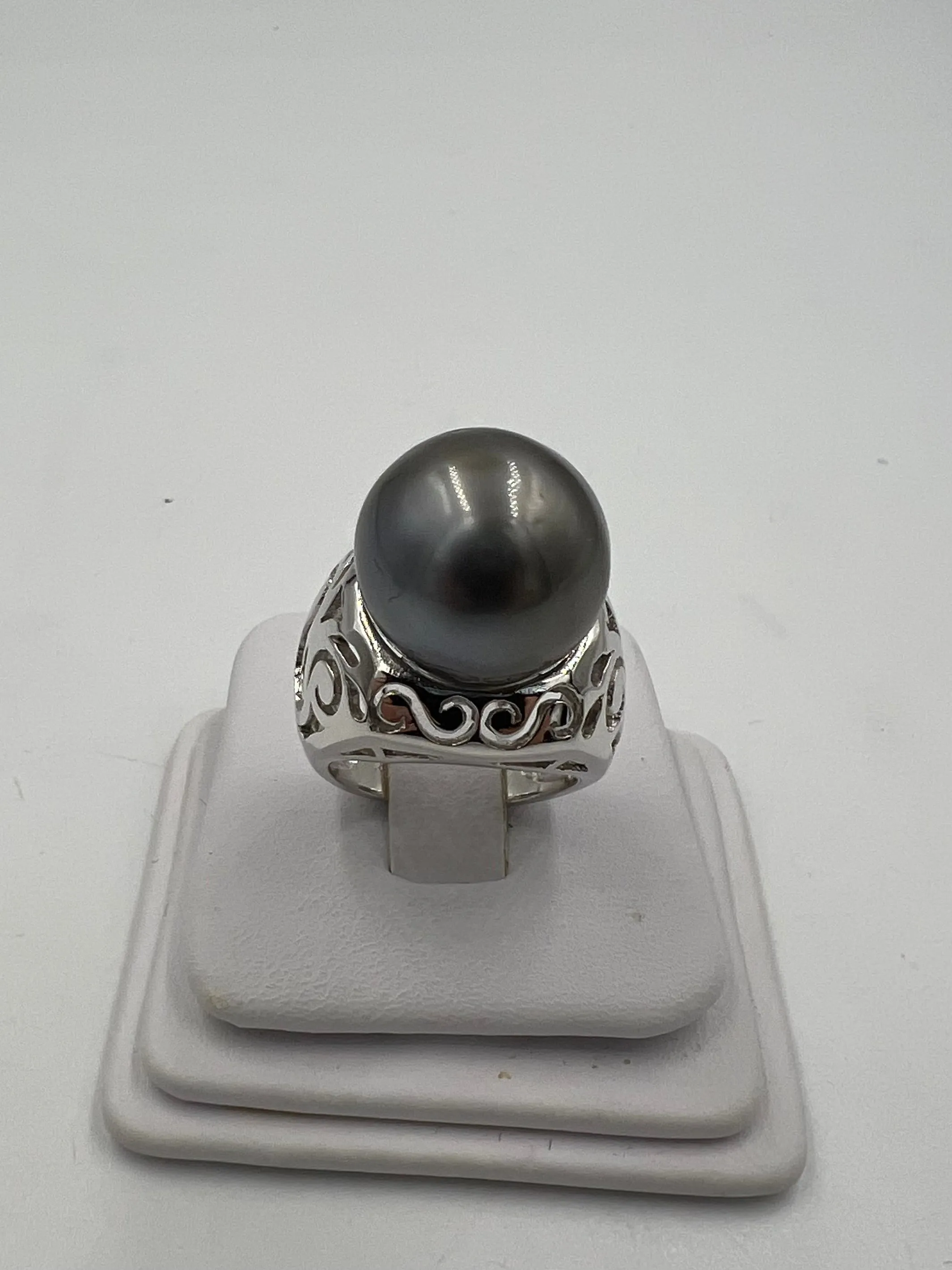 Silver Grey 15.75mm Tahitian Pearl White Gold Ring