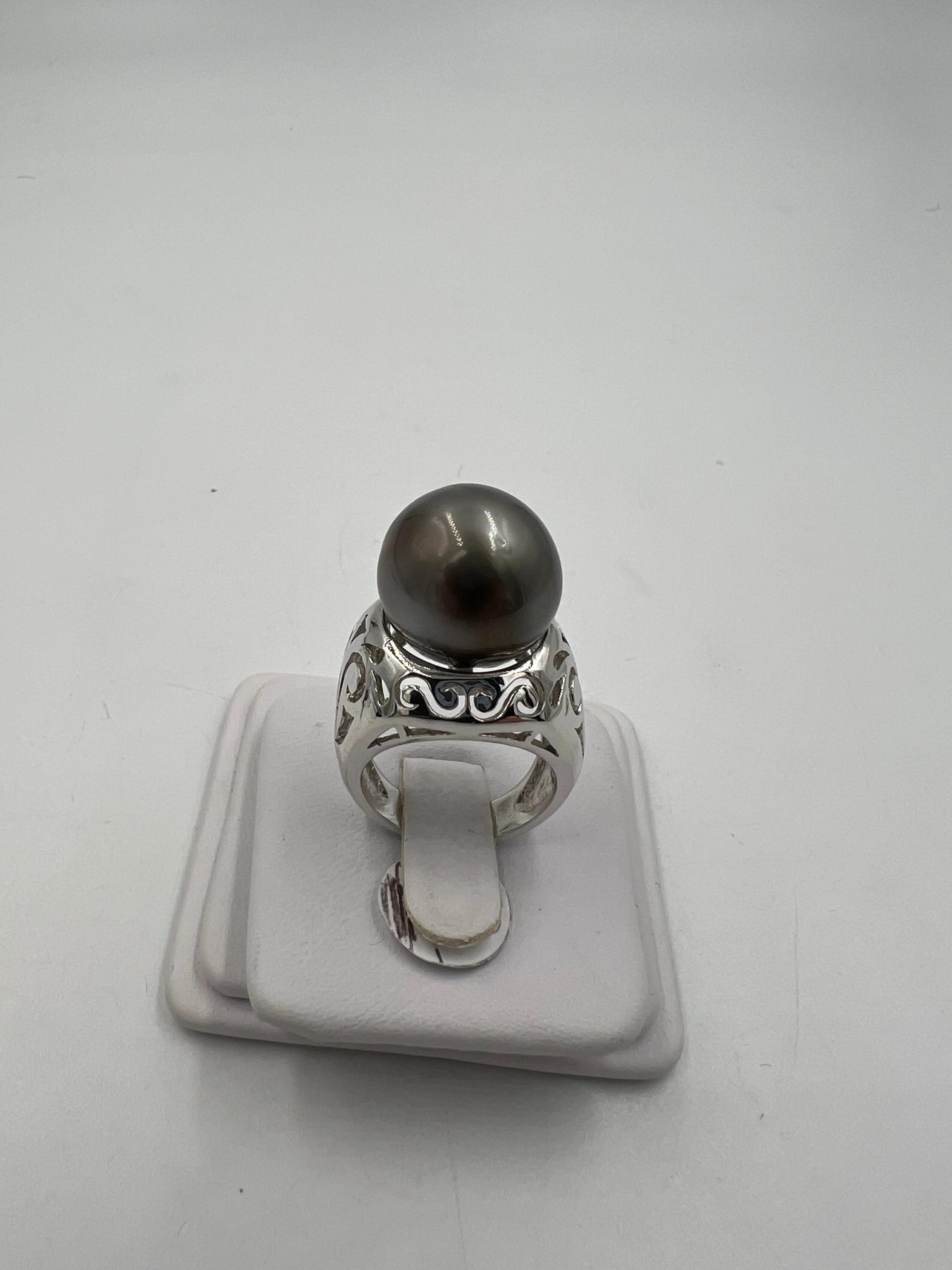 Silver Grey 15.75mm Tahitian Pearl White Gold Ring