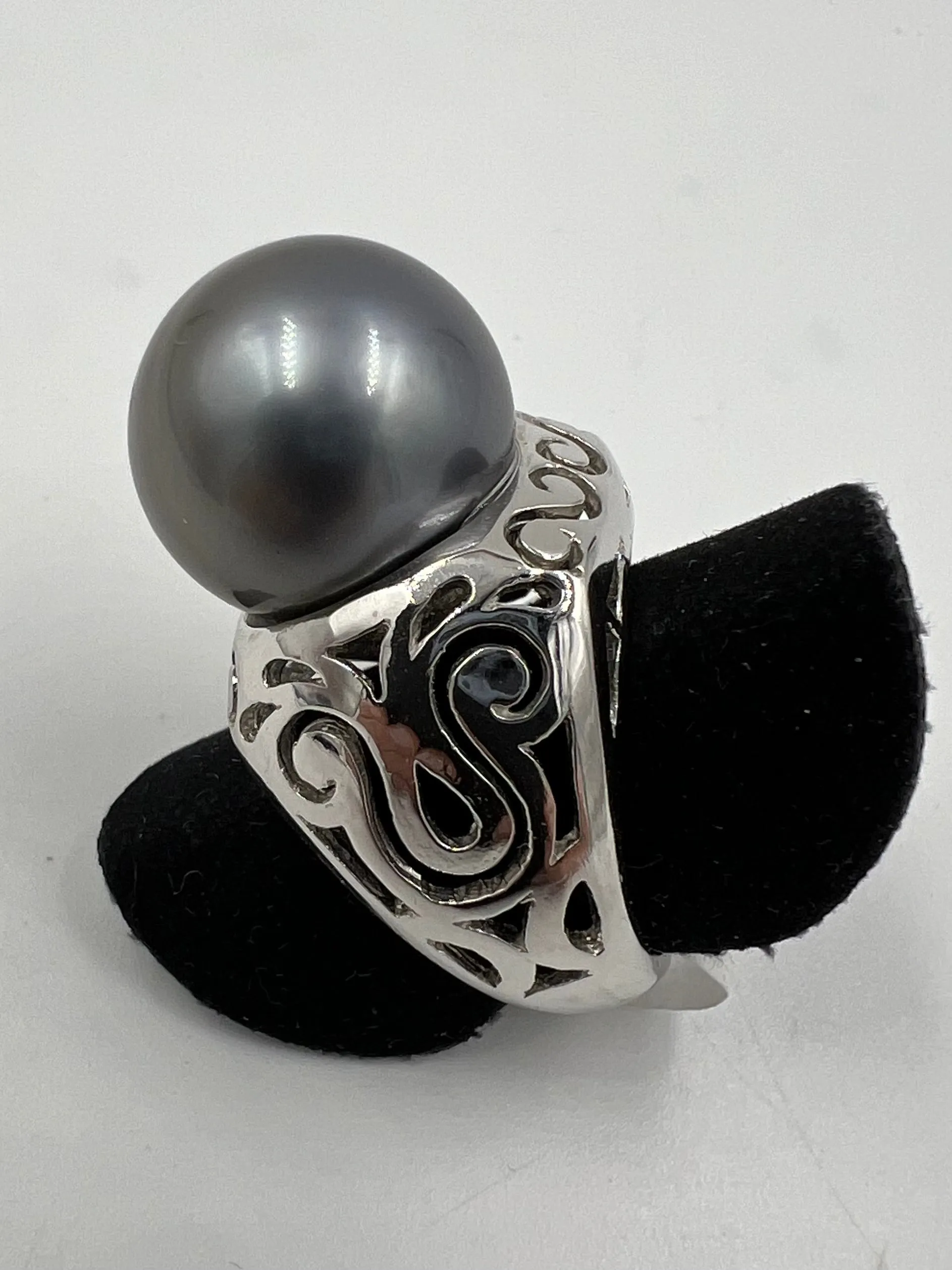 Silver Grey 15.75mm Tahitian Pearl White Gold Ring