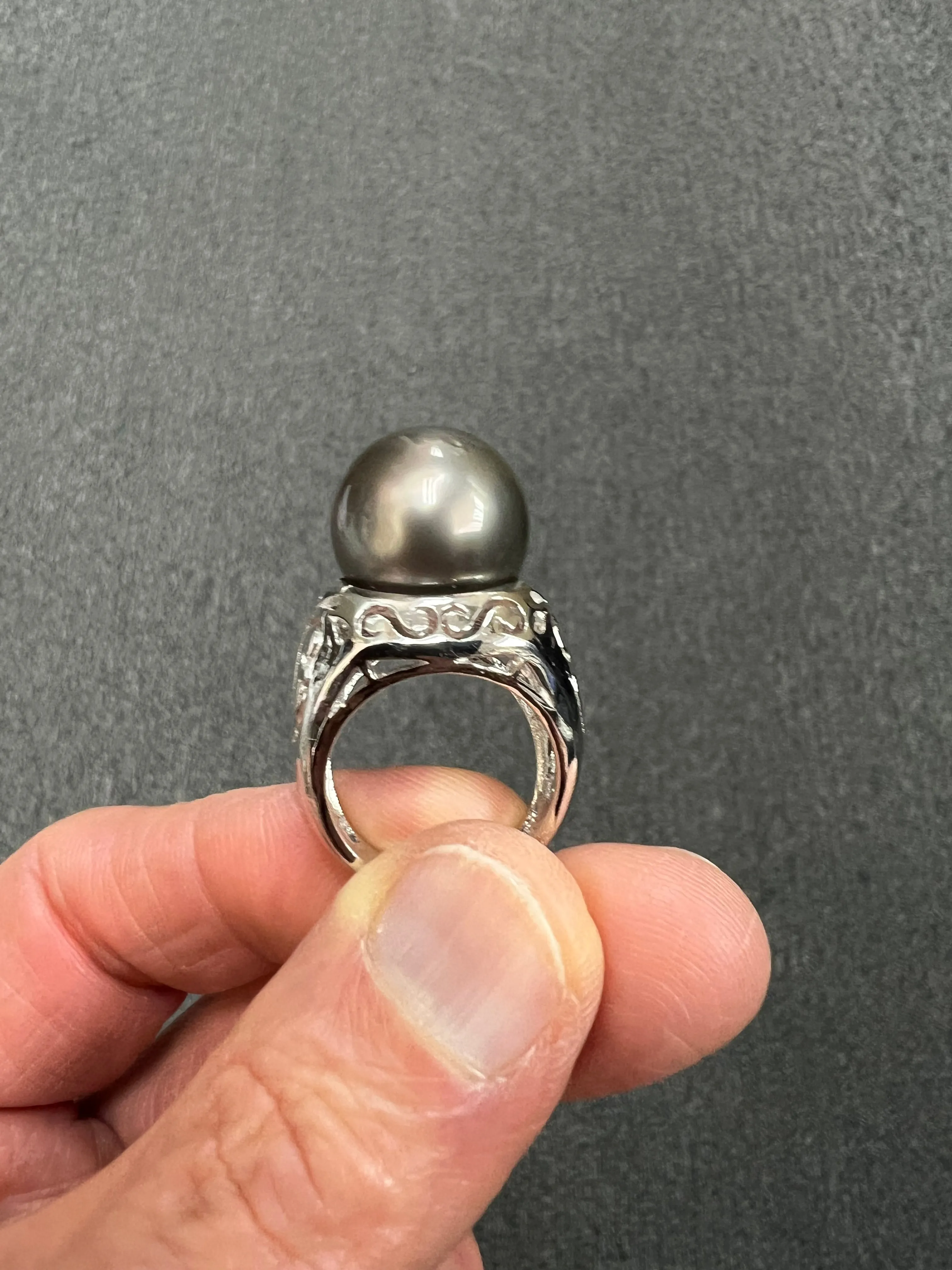 Silver Grey 15.75mm Tahitian Pearl White Gold Ring