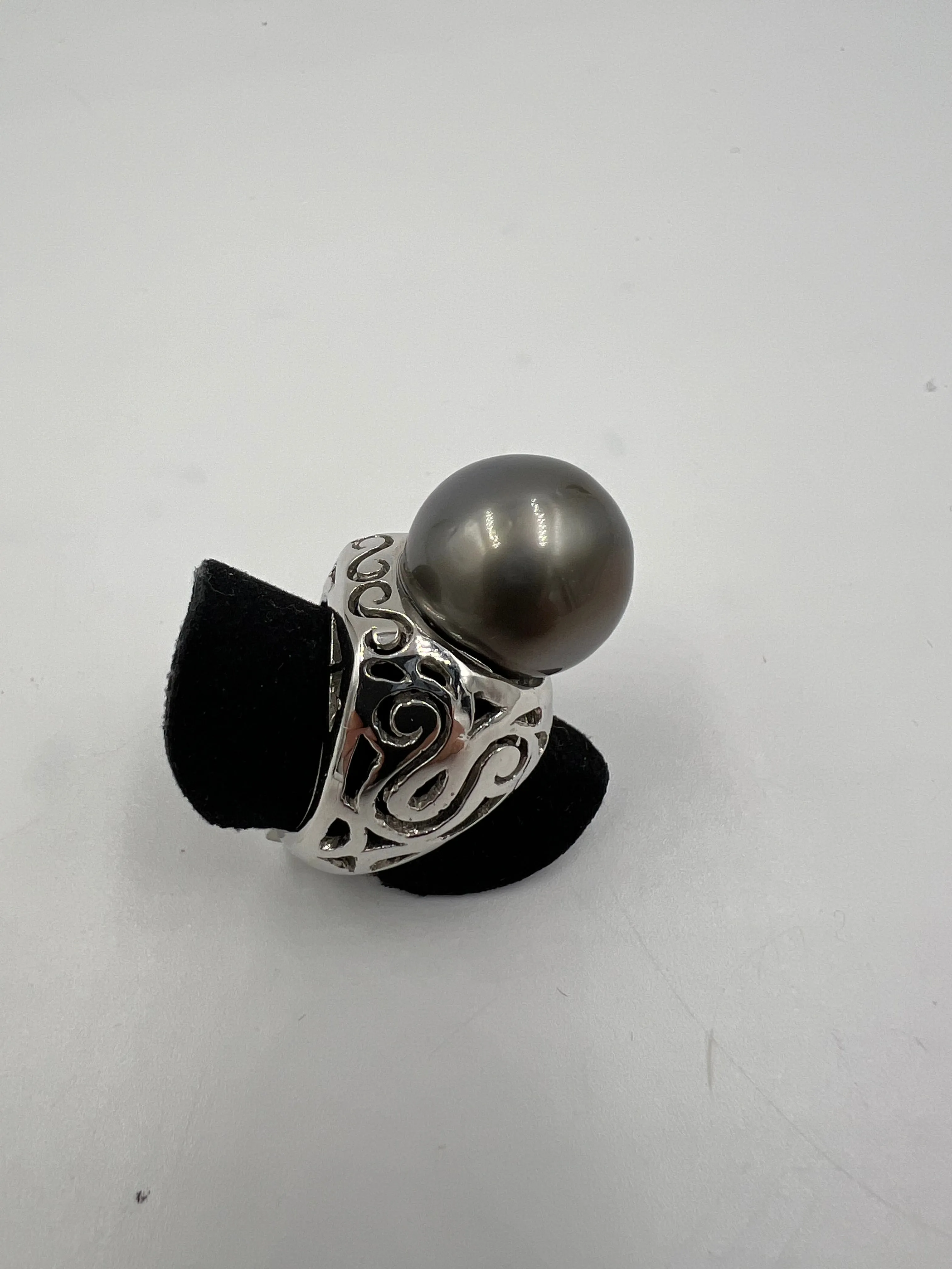 Silver Grey 15.75mm Tahitian Pearl White Gold Ring