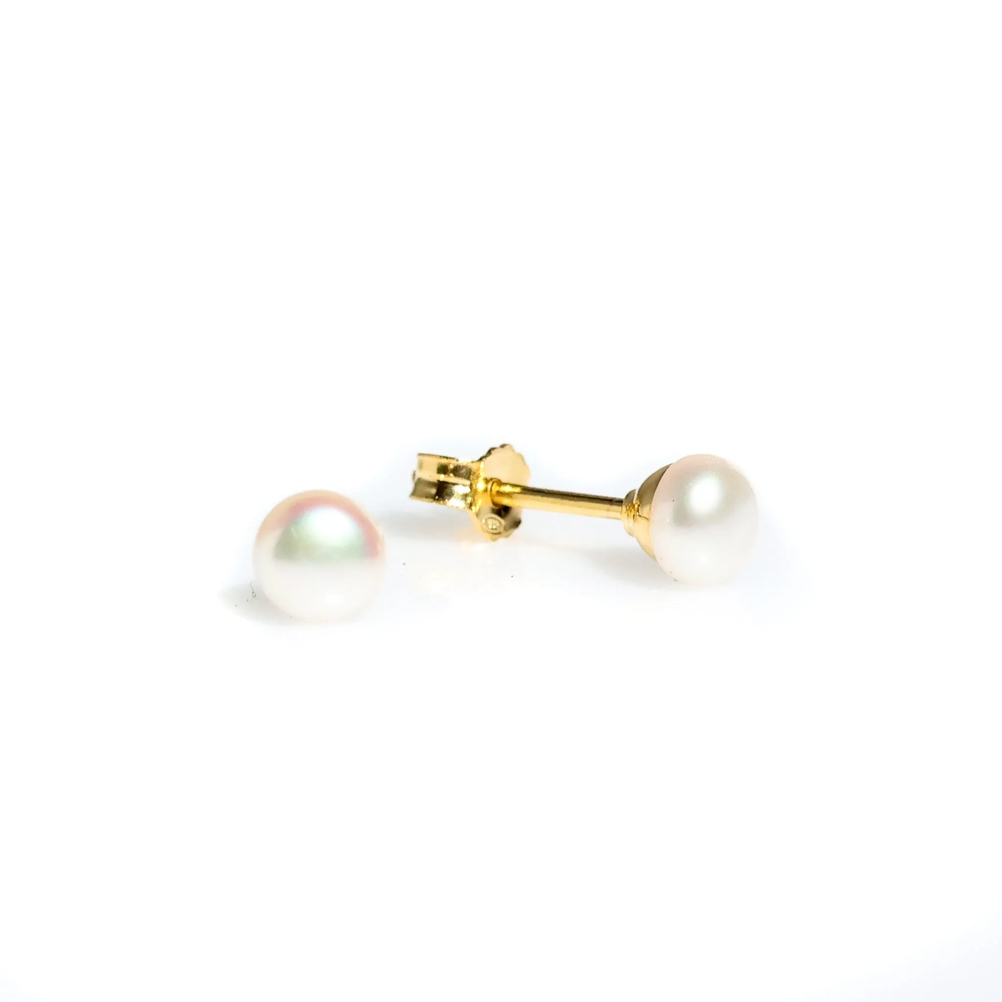 White Pearl Studs set in Gold vermeil 4mm