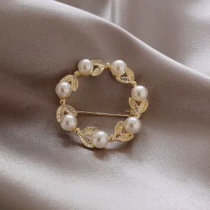 XSB069 - Opal Round Brooch